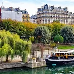 In Charming 3-bedroom Near Bois De Vincennes *