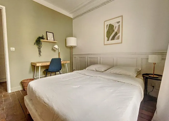 Ferienhaus In Charming 3-bedroom Near Bois De Vincennes *