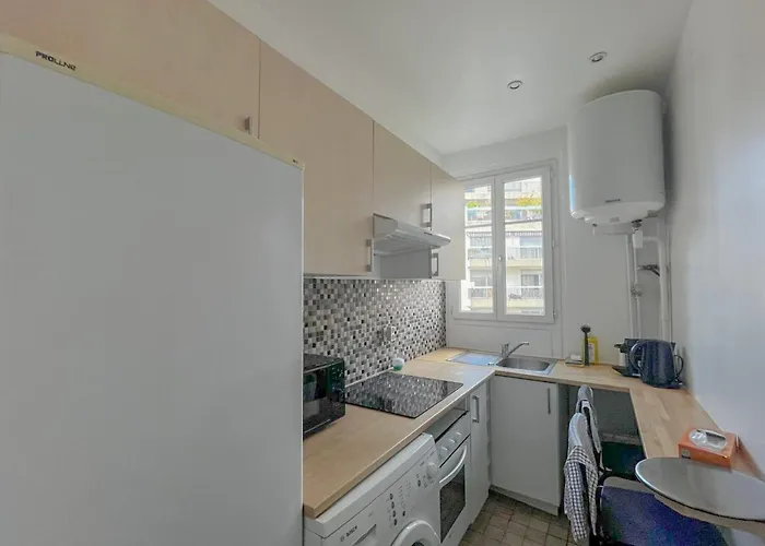 Ferienhaus In Charming 3-bedroom Near Bois De Vincennes Paris
